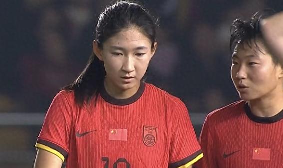 中国女足选手在国际舞台上闪耀光芒
