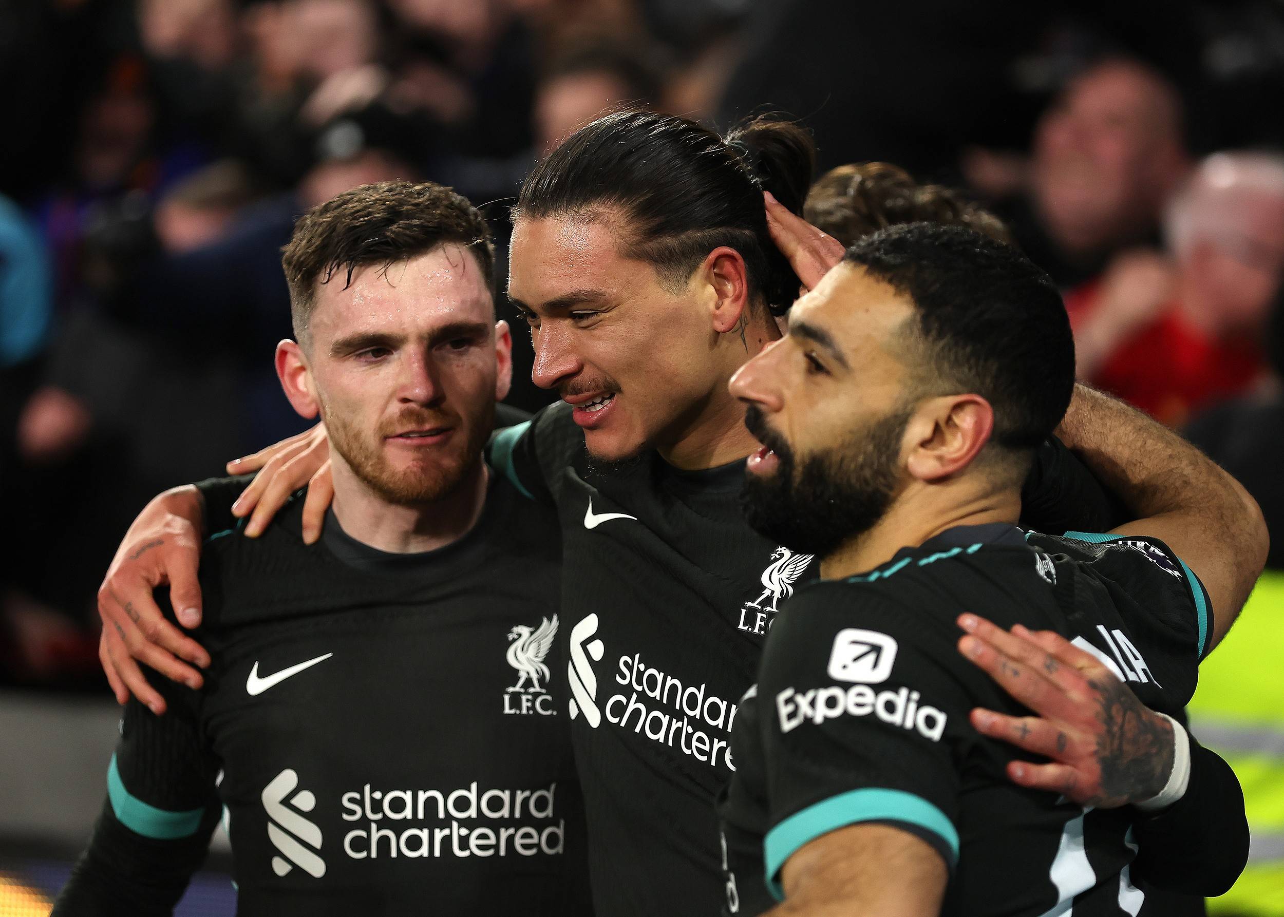 曼城勇夺三分战胜切尔西,客场艰难取胜 曼城勇夺三分战胜切尔西,客场艰难取胜