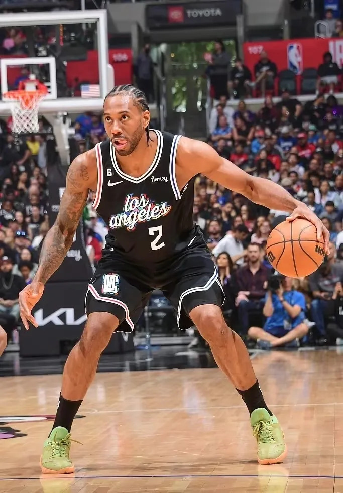 快船队球员连续场主场得分破百 快船队球员连续场主场得分破百