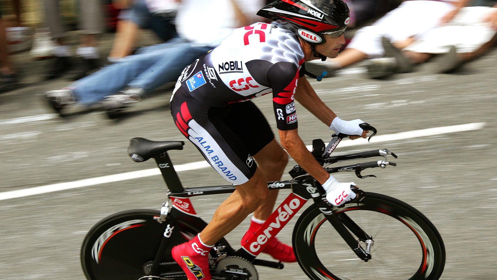 一夫当关铸就钢铁长城，富安健洋的非典型日本后卫之路